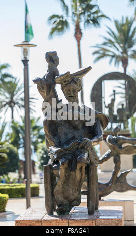 Spanische und katalanische Künstler Salvador Dali-Bronze-Skulptur in der Avenida del Mar in Marbella in Spanien Stockfoto