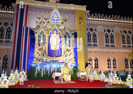 Bangkok, Thailand. 7. Dezember 2015. Thailändische Prinzessin Maha Chakri Sirindhorn (L) besucht eine soziale Funktion für den 88. Geburtstag des thailändischen Königs Bhumibol Adulyadej am Government House in Bangkok, Thailand, 7. Dezember 2015. Bildnachweis: Pool-Foto von thailändischen Regierung Haus/Xinhua/Alamy Live-Nachrichten Stockfoto