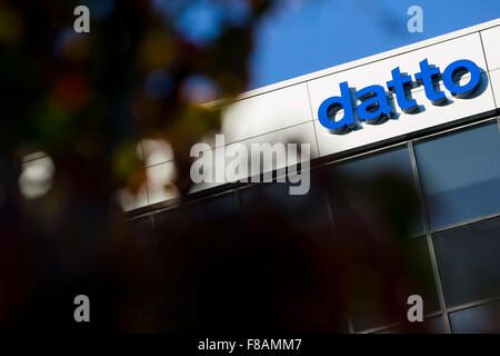 Ein Logo Zeichen außerhalb der Hauptsitz von Datto, Inc., in Norwalk, Connecticut am 20. November 2015. Stockfoto