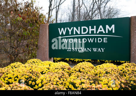 Ein Logo-Zeichen außerhalb der Hauptsitz des Hotelbetreibers Wyndham Worldwide Corporation in Parsippany, New Jersey auf Reihe Stockfoto