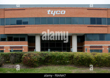 Ein Logo Zeichen außerhalb der Hauptsitz der Tyco International Ltd., in Princeton, New Jersey am 22. November 2015. Stockfoto