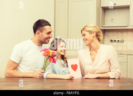 glückliche Familie feiern Muttertag Stockfoto