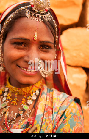 Porträt von lächelnden traditionelle indische Frau in Sari Kleid, Indien Menschen Stockfoto