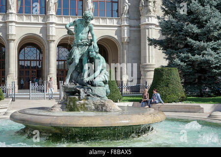 Statue vor der Vigado Concert Hall in Budapest Stockfoto