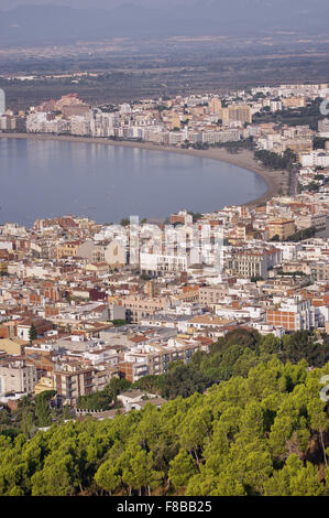 vertikale Foto von Rosen, Badeort an der Costa Brava. Spanien Stockfoto