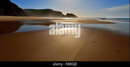 Portugal, Algarve: Malerische Strand Panorama in Rogil Stockfoto