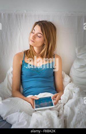 Frau mit einem digital-Tablette. Stockfoto