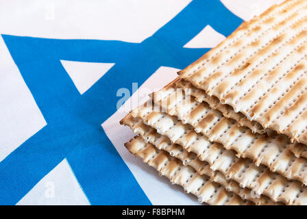Matza mit Davidstern Stockfoto