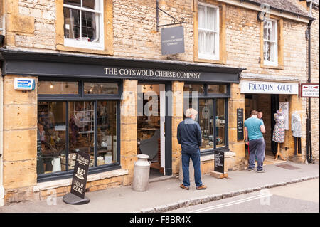 Die Cotswold Cheese Company Shop Shop in Stow-on-the-Wold, Cheltenham, Gloucestershire, England, Großbritannien, Uk Stockfoto