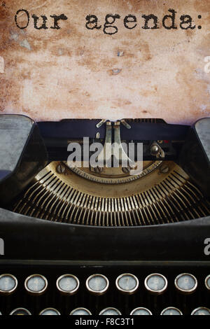 Schreibmaschine mit leeren Seite Stockfoto