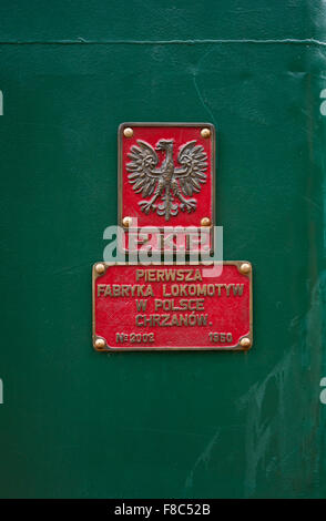 Schild Pierwsza Fabryka Lokomotyw w Polsce dagegen Nr. 2002, 1950, PKP, Brett auf Antik Grün Fahrzeug Detail, Lokomotive... Stockfoto