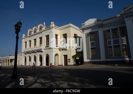 Majestätische spanischen kolonialen Theater auf dem Hauptplatz in Cienfuegos, auf der Republik Kuba Stockfoto