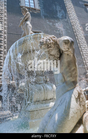 Amenano Brunnen Catania, Detail von den berühmten barocken Brunnen auf der Piazza del Duomo, Catania, Sizilien. Stockfoto