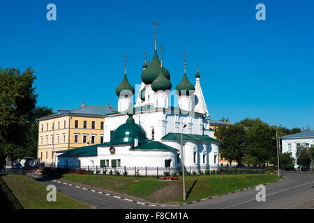Stadtbild mit alten russischen Kirche in Jaroslawl