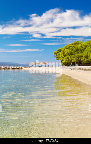 Strand in Brela Resort, Makarska Riviera, Kroatien, Europa Stockfoto