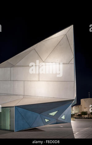 Israel, Tel Aviv, Herta und Paul Amir Gebäude - Museum Tel Aviv in der Nacht Stockfoto