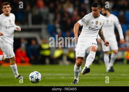 Madrid, Spanien. 8. Dezember 2015. James Rodriguez (10) Real Madrid während der UEFA Champions League Real Madrid gegen Malmö FF im Santiago Bernabeu Stadion Credit: Action Plus Sport/Alamy Live News Stockfoto