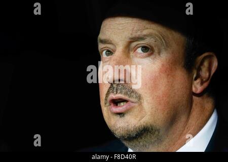 Madrid, Spanien. 8. Dezember 2015. Rafa Benitez Trainer von Real Madrid während der Fußball-UEFA Champions League Real Madrid gegen Malmö FF im Santiago Bernabeu Stadion Credit: Action Plus Sport/Alamy Live News Stockfoto