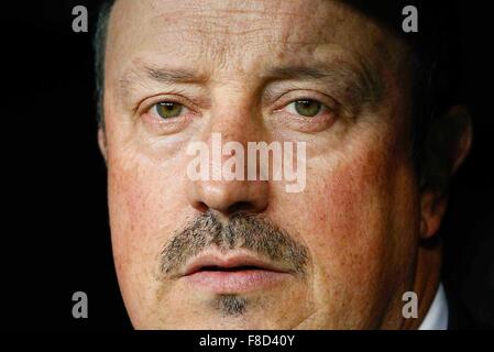 Madrid, Spanien. 8. Dezember 2015. Rafa Benitez Trainer von Real Madrid während der Fußball-UEFA Champions League zwischen Real Madrid Versuss Malmö FF im Santiago Bernabeu Stadion Credit: Action Plus Sport/Alamy Live News Stockfoto