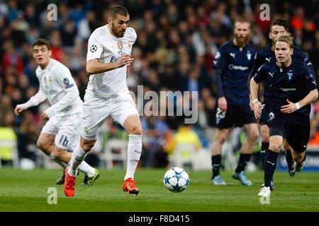 Madrid, Spanien. 8. Dezember 2015. Karim Benzema (9) Real Madrid während der UEFA Champions League Real Madrid gegen Malmö FF im Santiago Bernabeu Stadion Credit: Action Plus Sport/Alamy Live News Stockfoto