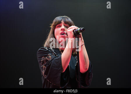 Glasgow, Schottland. 8. Dezember 2015. Füchse führt auf dem Clyde 1 Live Konzert bei SSE Hydro, Glasgow, UK auf Dienstag, 8. Dezember 2015 Credit: John Graham / Bassline Bilder/Alamy Live News Stockfoto