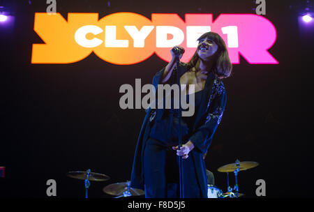 Glasgow, Schottland. 8. Dezember 2015. Füchse führt auf dem Clyde 1 Live Konzert bei SSE Hydro, Glasgow, UK auf Dienstag, 8. Dezember 2015 Credit: John Graham / Bassline Bilder/Alamy Live News Stockfoto