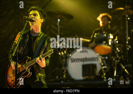 Glasgow, Schottland. 8. Dezember 2015. Stereophonics bei der Clyde 1 Live Konzert bei SSE Hydro, Glasgow, UK auf Dienstag, 8. Dezember 2015 durchzuführen Credit: John Graham / Bassline Bilder/Alamy Live News Stockfoto