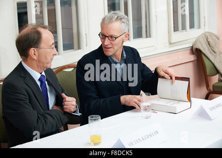 Sir Ian Kershaw & Tom Holland mittags die Oldie literarische 12.08.15 Stockfoto