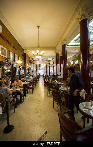 Innere des Cafe Tortoni in Buenos Aires, Argentinien Stockfoto