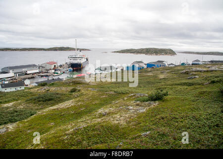 Ein Versand und Personenfähre im Hafen von Harrington Stadthafen, auf dem unteren Nordufer des St.-Lorenz-Golf, Quebec, Kanada. Stockfoto