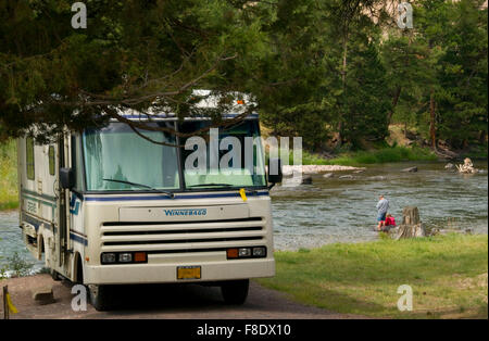 Wohnmobil in Campingplatz, Russell Gates Angeln Zugang Gedenkstätte, Missoula County, Montana Stockfoto