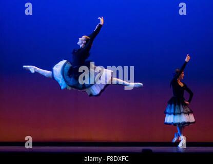 Marianela Nunez in Carlos Acosta eine klassische Auswahl: 8. Dezember 2015, London Coliseum, London, UK. Bildnachweis: Chantal Guevara/Alamy Live-Nachrichten Stockfoto