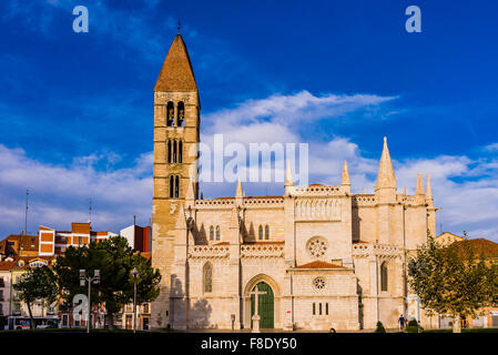 Kirche Santa Maria La Antigua - 12. Jahrhundert - in Valladolid, Kastilien und Leon, Spanien. Stockfoto