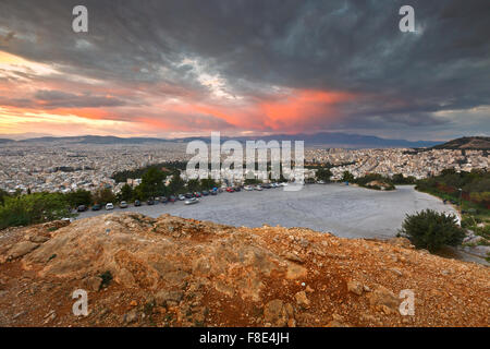 Parkplatz am Lycabettus-Hügel in Athen, Griechenland. Stockfoto