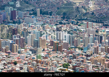 Luftaufnahme von La Paz im Laufe des Tages, Hauptstadt von Bolivien. Zentrum der Stadt mit einer Menge von Wohngebäuden. Bolivien-2015 Stockfoto