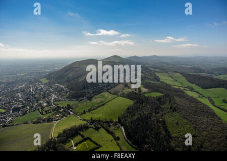 Eine Luftaufnahme von den Malvern Hills an einem sonnigen Tag in Worcestershire, UK Stockfoto