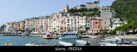 Ansicht der Stadt Portovenere aus Meer, Italien Stockfoto