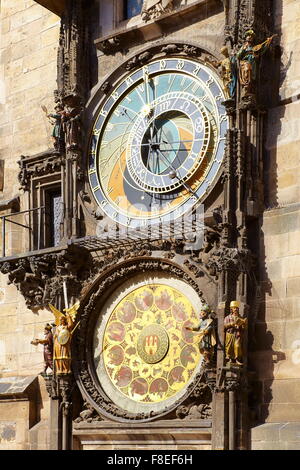 Die historische astronomische Uhr in der alten Stadt Prag, Tschechische Republik, Europa Stockfoto