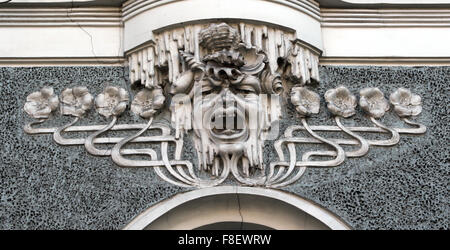 Zeit nach Hause Jugendstilfassaden fragment. Im Jahr 1902, den Architekten Karl Scheele und Frederick Scheffel. Bildhauer August Fol Stockfoto