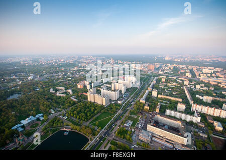 Vogels Vogelperspektive Ostankino Bezirk und VDNH in Moskau Russland Stockfoto