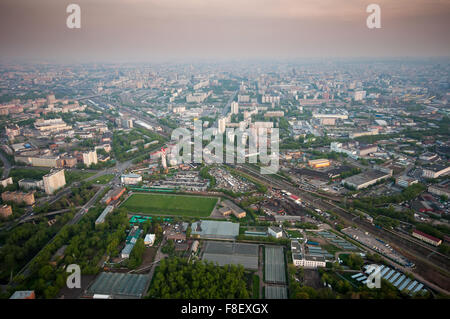 Vogelperspektive auf Alekseevsky Bezirk und Ostankino in Moskau Russland Stockfoto