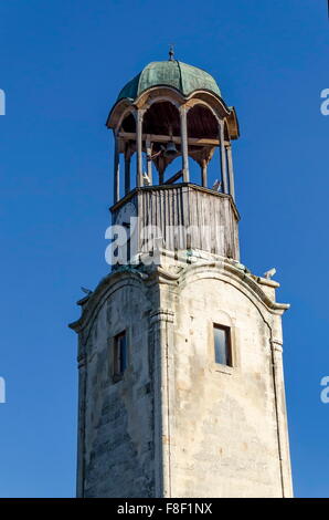 Oberer Abschnitt der alten Uhrturm der Stadt Razgrad, Bulgarien Stockfoto