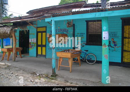 Cahuita, eine kleine, lebendige kreolische Stadt an der Karibikküste im Talamanca Kanton der Provinz Limón in Costa Rica Stockfoto