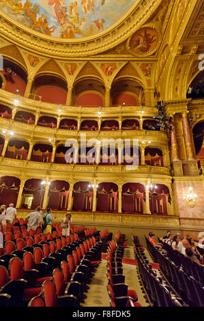 Die schöne Aula der ungarischen Staatsoper in Budapest, Ungarn. Stockfoto