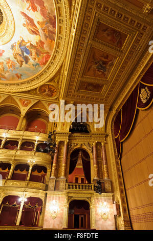 Die schöne Aula der ungarischen Staatsoper in Budapest, Ungarn. Stockfoto