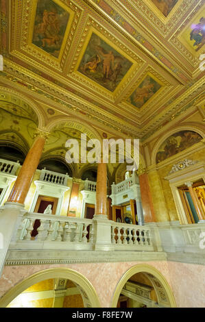 Das schöne Innere der ungarischen Staatsoper in Budapest, Ungarn. Stockfoto