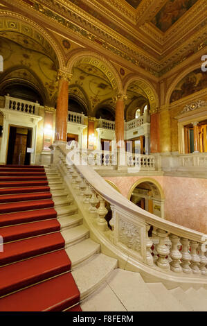 Das schöne Innere der ungarischen Staatsoper in Budapest, Ungarn. Stockfoto