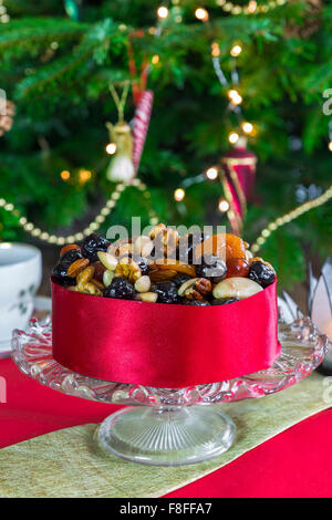 Traditionelle Weihnachtskuchen Frucht und Nuss Stockfoto