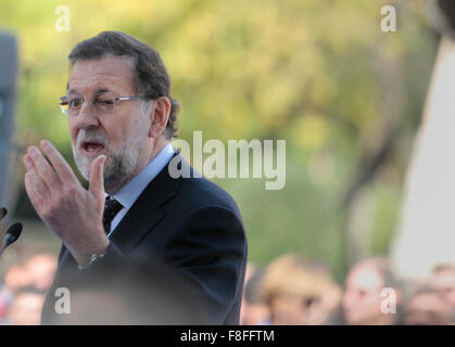 Palma De Mallorca, Spanien. 9. Dezember 2015. Spaniens Ministerpräsident und beliebte party (PP)-Vorsitzende Mariano Rajoy, Gesten, wie er sprechen während einer Kundgebung in der spanischen Balearen-Insel. Bildnachweis: Zixia/Alamy Live-Nachrichten Stockfoto