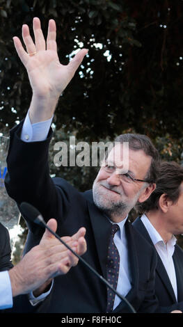 Palma De Mallorca, Spanien. 9. Dezember 2015. Spaniens Ministerpräsident und beliebte party (PP)-Vorsitzende Mariano Rajoy, Gesten, wie er sprechen während einer Kundgebung in der spanischen Balearen-Insel. Bildnachweis: Zixia/Alamy Live-Nachrichten Stockfoto